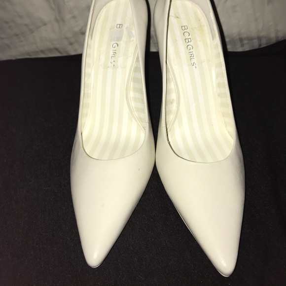 SZ 7 BCBG Girls Off White Heel - Picture 2 of 4